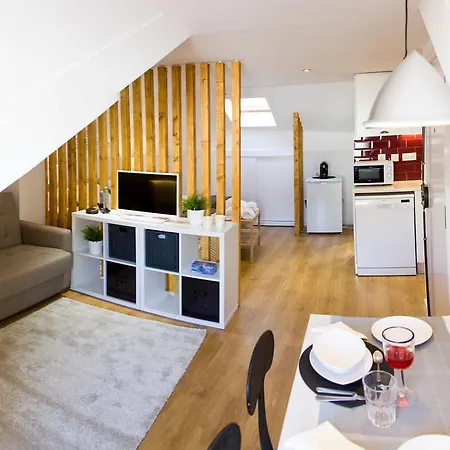 On The Path Of Fado Daire Lisboa